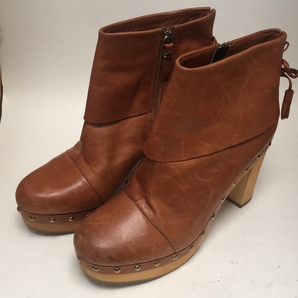 Via Spiga Platform Brown Boots